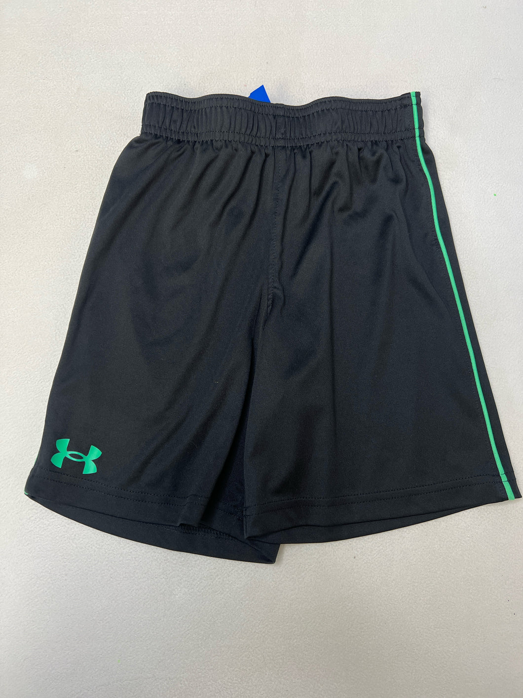 6 under armour Shorts