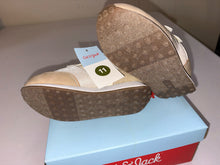 Load image into Gallery viewer, BINB Boy's Size 11 Cat &amp; Jack Shoes