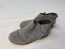 Load image into Gallery viewer, Toms 5.5 shoes