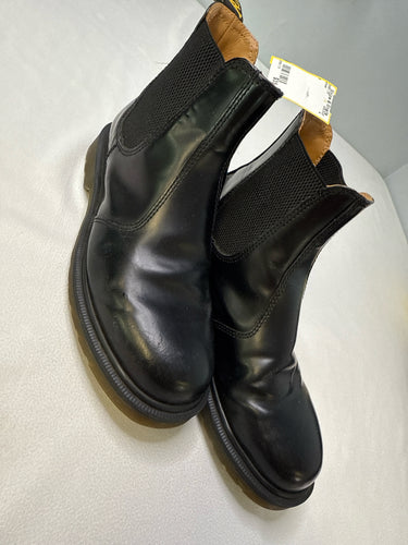 Mens 8 Dr. Martens shoes