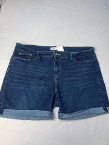 Womens Size 18 Levis Mid Rise Shorts