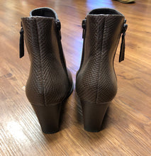 Load image into Gallery viewer, 7.5 shoes