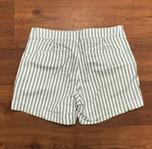 Load image into Gallery viewer, Size 8 old navy Shorts