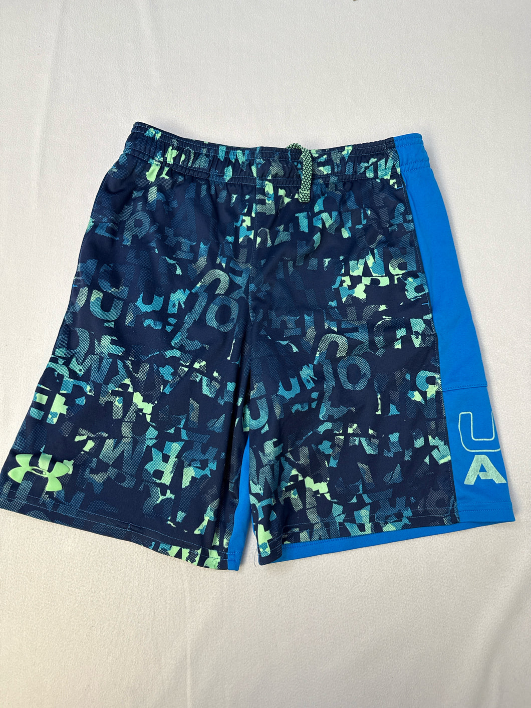youth small boys  under armour Shorts