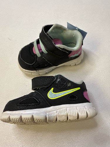 Nike 4 shoes