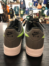 Load image into Gallery viewer, 7 Nike Shoes/Boots