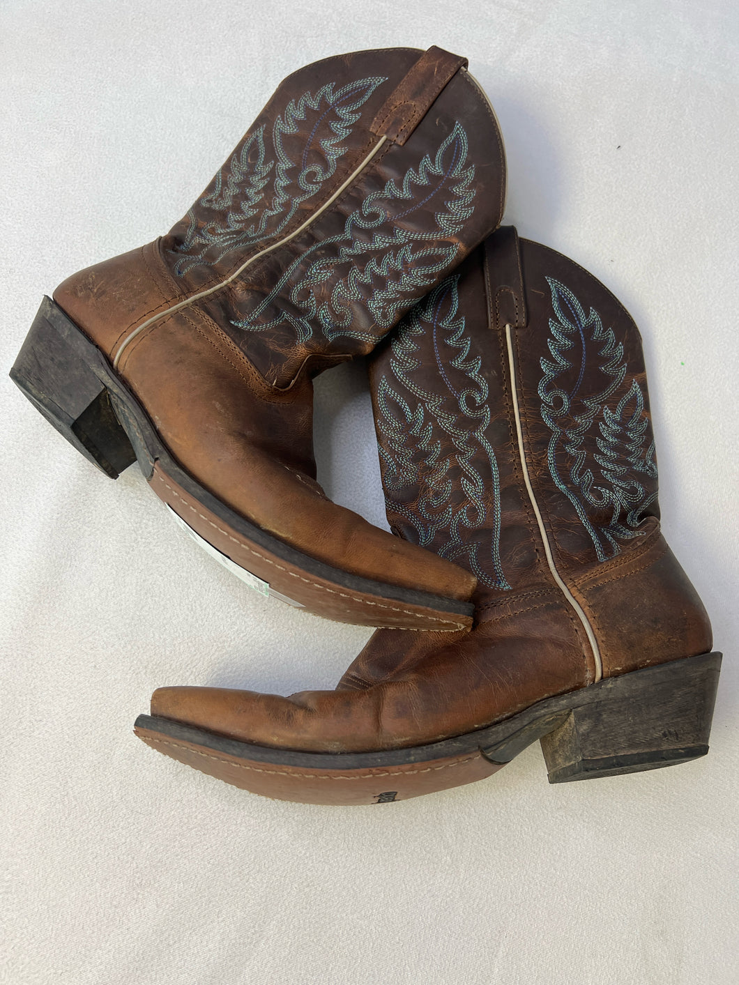 Laredo cowgirl boots 8--shoes