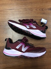 Load image into Gallery viewer, New Balance 8 shoes