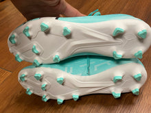 Load image into Gallery viewer, Puma Cleats