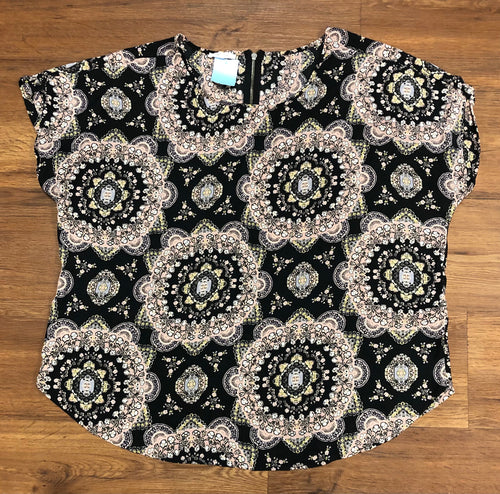 Size XL Maurices Shirt