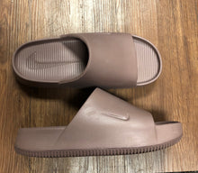 Load image into Gallery viewer, Nike 9 shoes