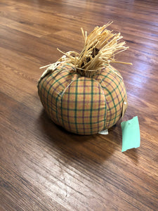 bnwt harvest pumpkin--home decor