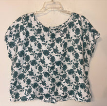 Load image into Gallery viewer, Ladies Size L Cynthia Rowley T-shirt
