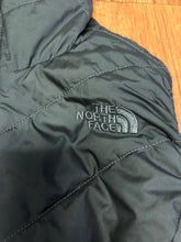 Load image into Gallery viewer, Size S The NorthFace Jacket Reversible vest black and soft fleece gray pockets