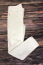 Load image into Gallery viewer, Size 10 American Eagle Super Stretch Skinny Jeans