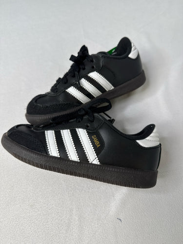 Adidas 11.5 shoes