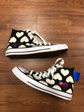 Load image into Gallery viewer, Converse 9.5 shoes