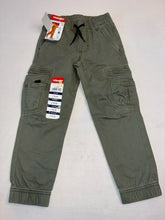 Load image into Gallery viewer, NWT Bot's Size 6 Slim Wrangler Gamer Pants