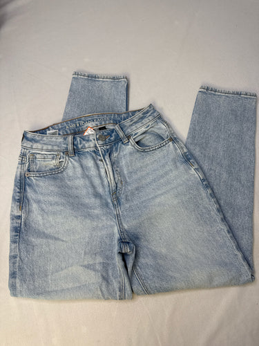 Size 2 Short American Eagle Mom Jeans