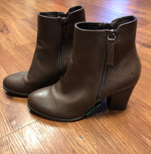 Load image into Gallery viewer, 7.5 shoes