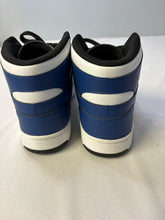 Load image into Gallery viewer, Puma shoes