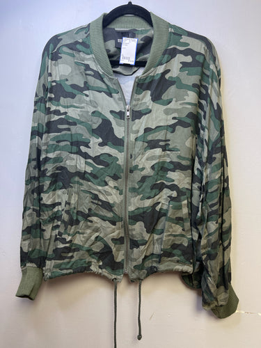 Womens Size XL  Camo Steve Madden Jacket