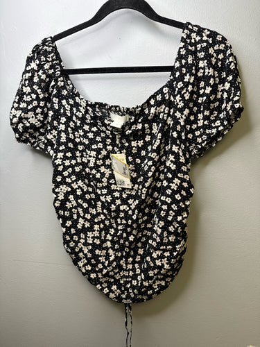 womens Size M H&M Shirt