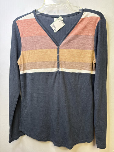 Size L Maurices Shirt