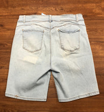 Load image into Gallery viewer, Size 22 Honey &amp; Bristle Shorts