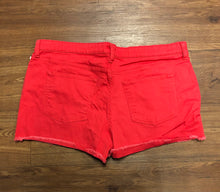 Load image into Gallery viewer, Size 16 Gap Shorts, sexy boyfriend shorts