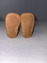 Load image into Gallery viewer, UGG baby shoes