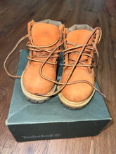 Load image into Gallery viewer, Timberland 4.5 shoes