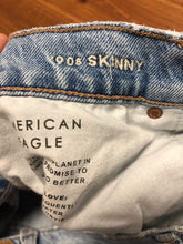 Load image into Gallery viewer, Size 12 American Eagle Jeans