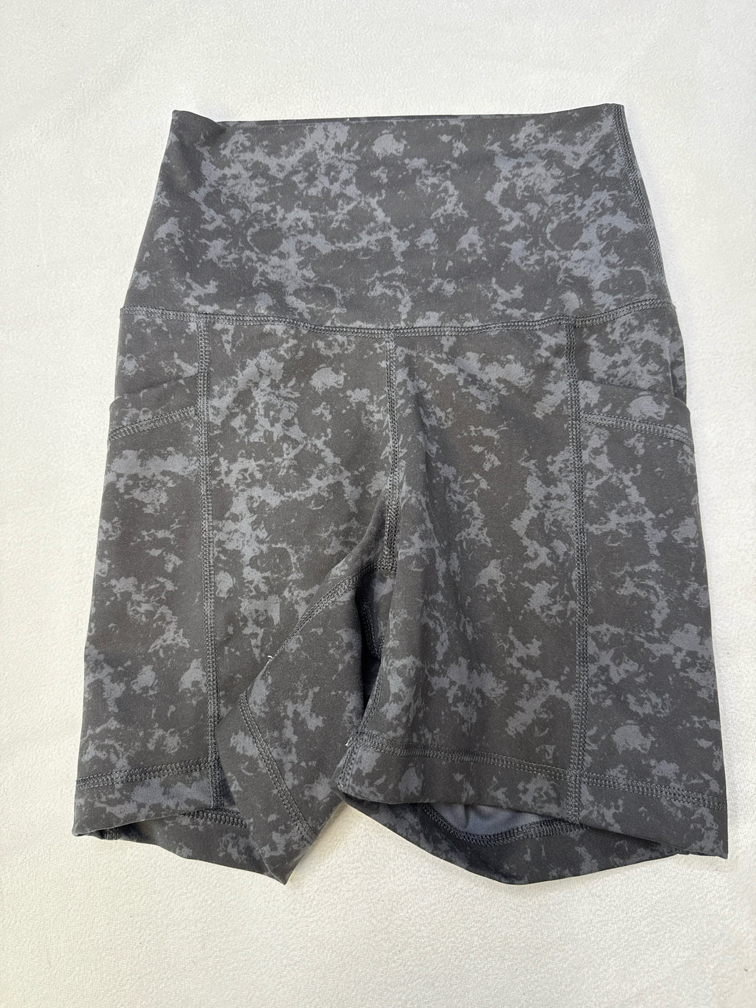 ladies Size XS Yogalicious Shorts