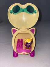 Load image into Gallery viewer, kitty helicopter