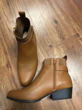 Load image into Gallery viewer, aerosoles 7.5 shoes NEW never worn