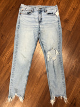 Load image into Gallery viewer, Size 12 American Eagle Jeans