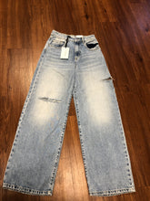 Load image into Gallery viewer, Jeans ICON Denim NEW with tags waist 26