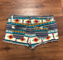 Load image into Gallery viewer, Size 9 Shorts