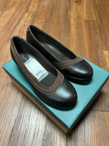 Clarks 8 shoes new in box