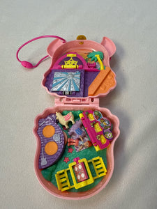 polly Pocket llama music party