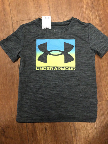 Boy's size 5 under armour Shirt