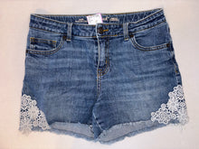 Load image into Gallery viewer, Girls 14/16 Cat &amp; Jack Shorts