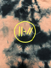 Load image into Gallery viewer, Size Small twenty one pilots  Shirt