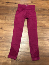 Load image into Gallery viewer, womens Size S/M Gymshark Leggings