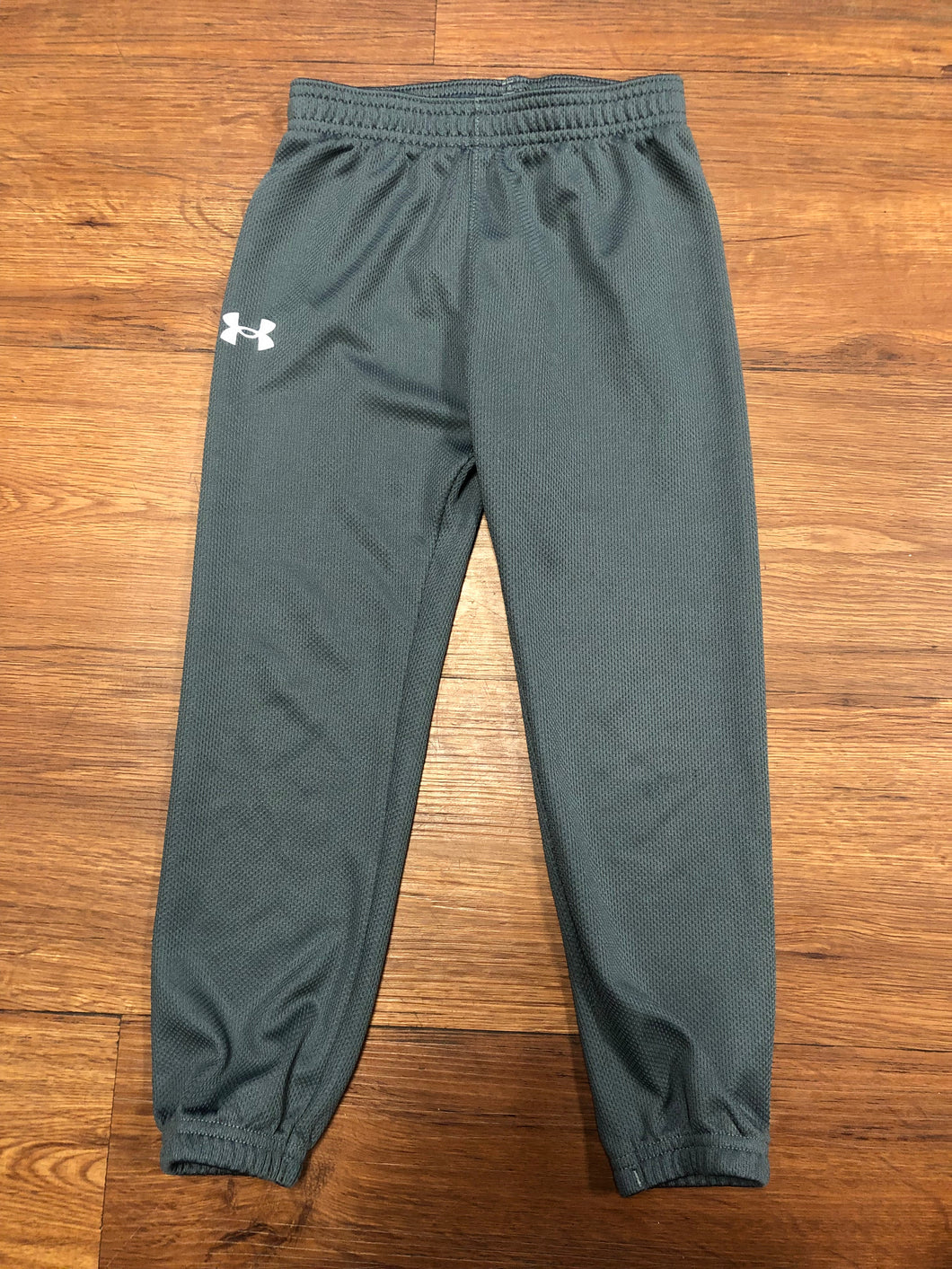 4 under armour Pants