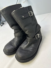 Load image into Gallery viewer, 8 shoes