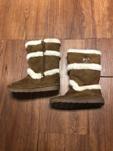 Load image into Gallery viewer, Toddler Size 9 michael kors Boots