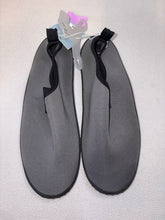 Load image into Gallery viewer, BNWT Boy's Size 4 Cat &amp; Jack Water Shoes