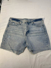 Load image into Gallery viewer, Size 14 old navy Shorts